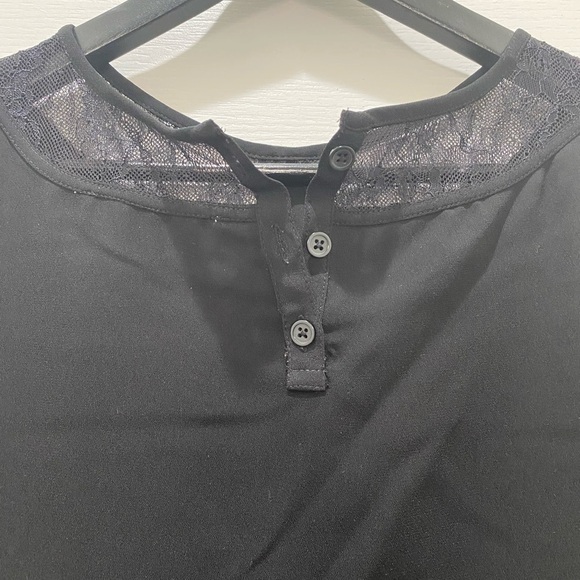 ANN TAYLOR LOFT Black Blouse, Black with lace detail collar, Medium Petite - Picture 4 of 7